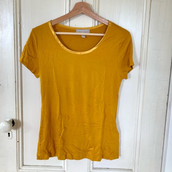 Banana Republic goldenrod super soft T-shirt - Picture 1 of 2